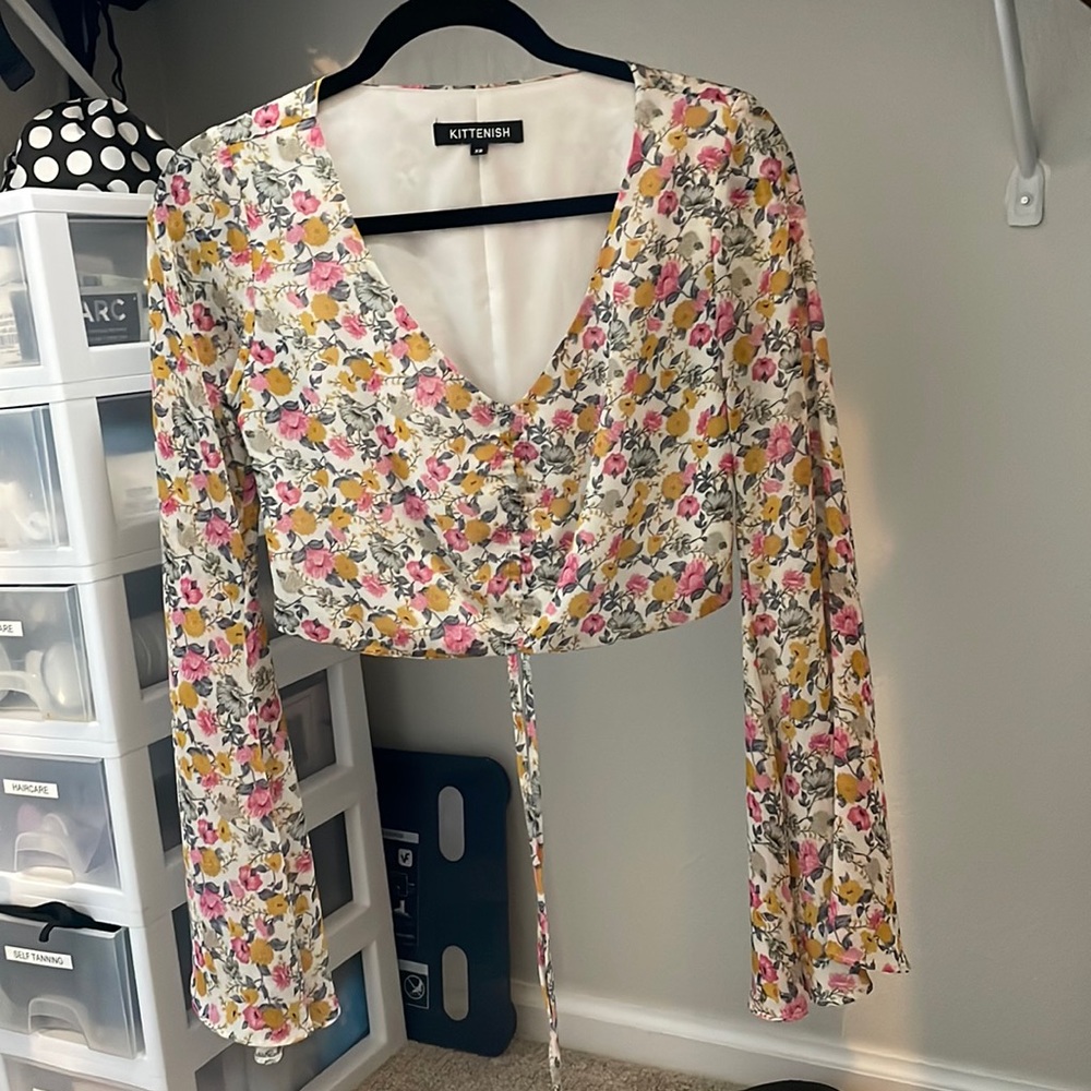 Kittenish Flare long sleeve Crop Top